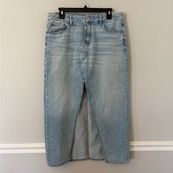 American Eagle Outfitters Dresses & Skirts - American Eagle Light Blue Denim long maxi Skirt with front slit. 10